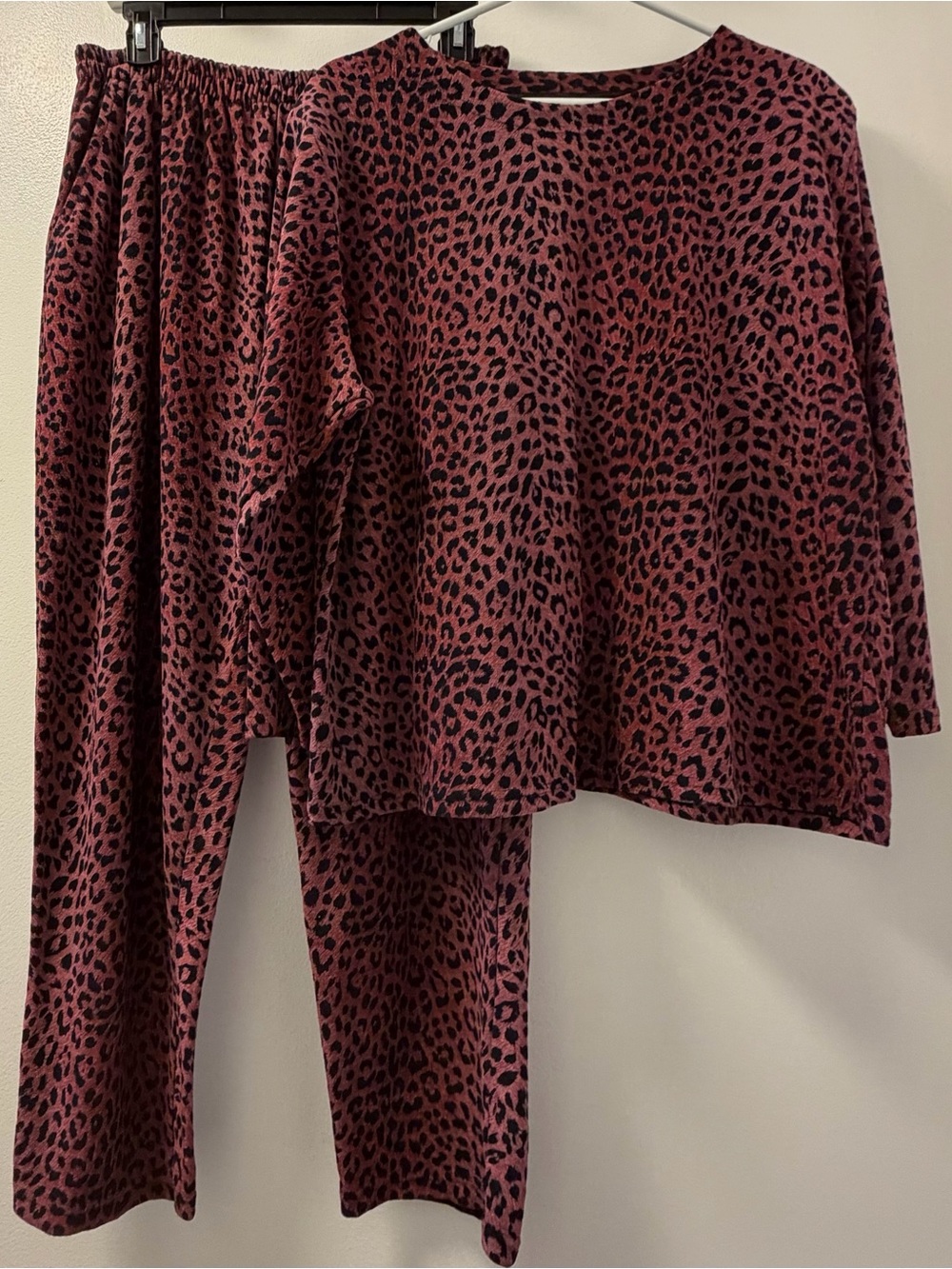 Leopard Print 2-Piece Lounge Set Top & Pants Burgundy Black